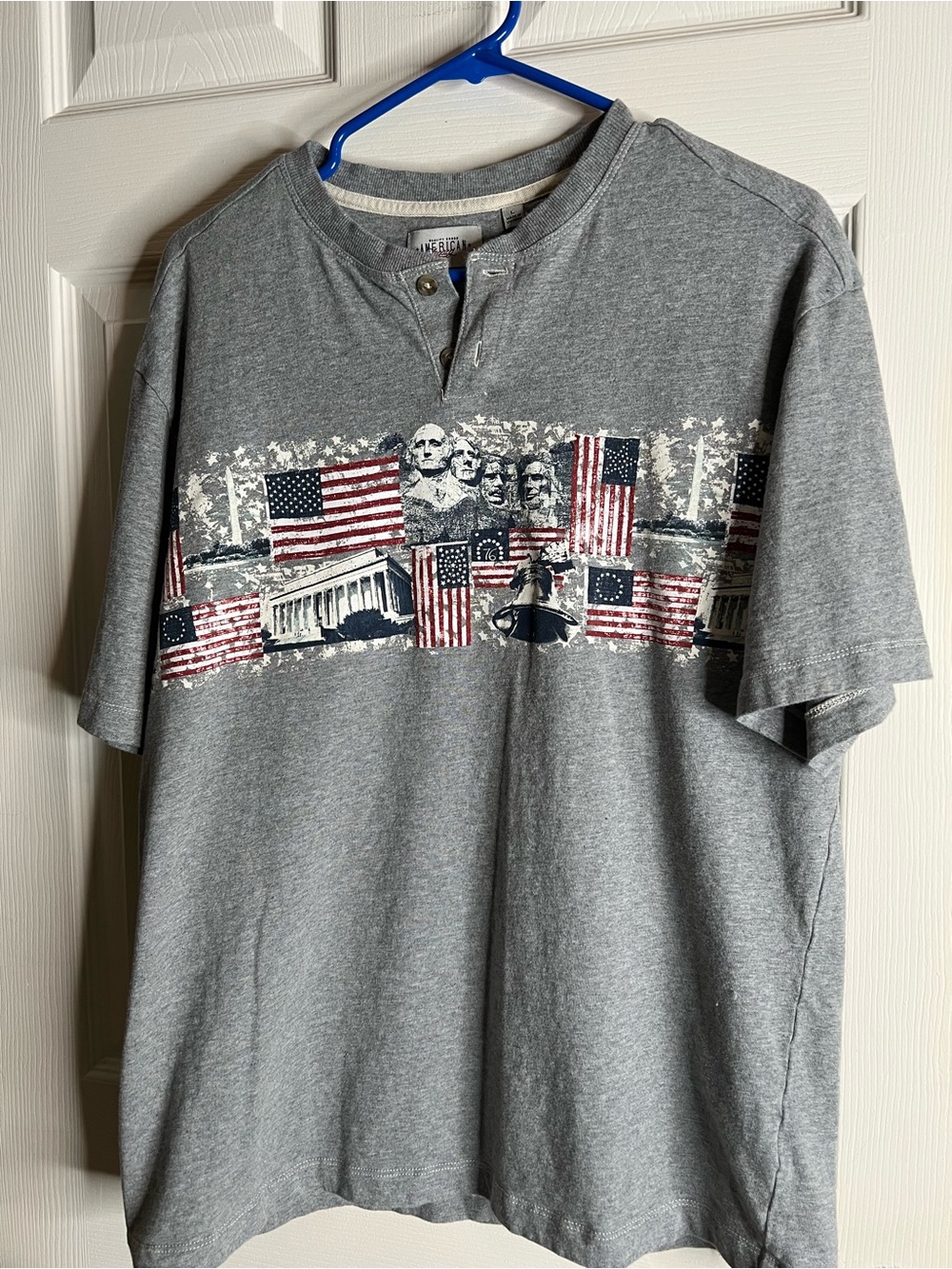 Men's Gray Patriotic Graphic Henley T-Shirt
